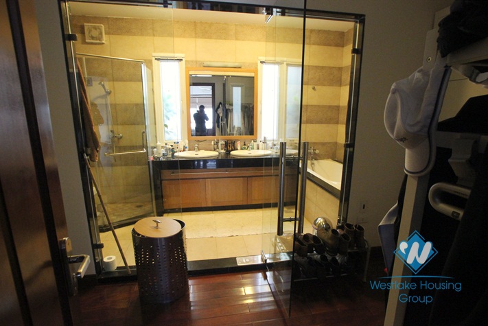 Beautiful house for rent in Westlake area, facing to the lake